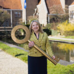 Janny van der Heijden met Open Monumentendag sleutel